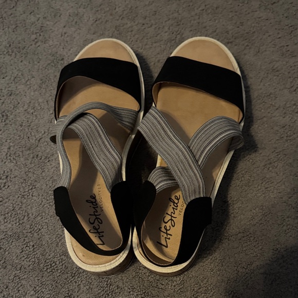 Life Stride Women's Black and Gray Strappy Sandals - Picture 1 of 6